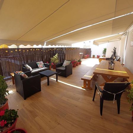 Central Apartment Near The Beach With Huge Private Terrace ルートラキ エクステリア 写真
