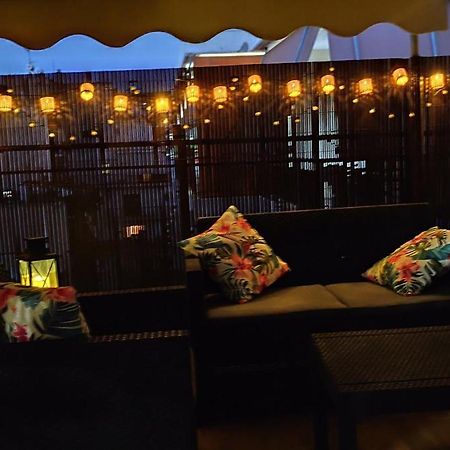 Central Apartment Near The Beach With Huge Private Terrace ルートラキ エクステリア 写真