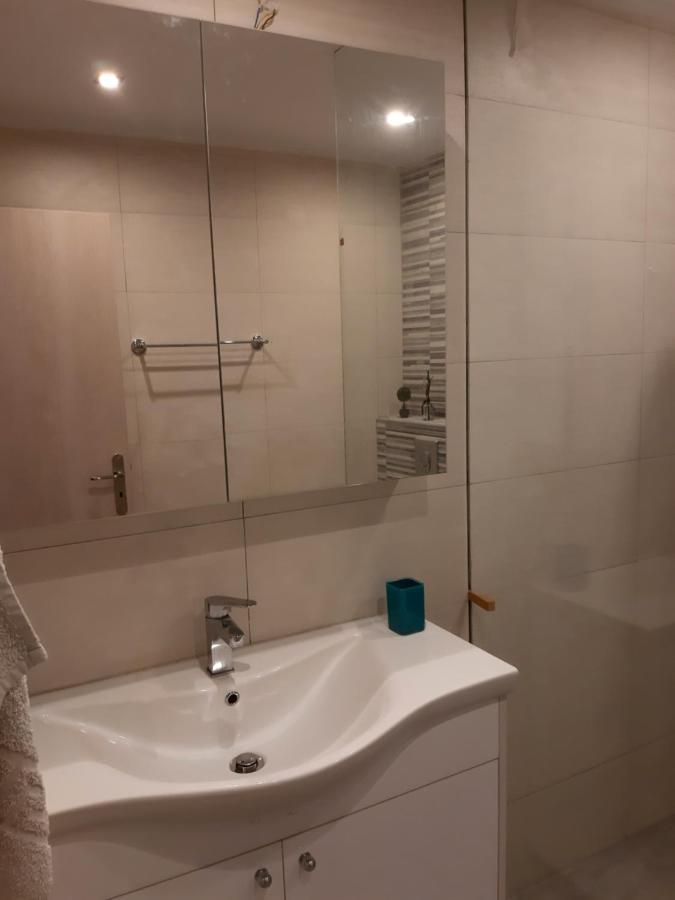Central Apartment Near The Beach With Huge Private Terrace ルートラキ エクステリア 写真