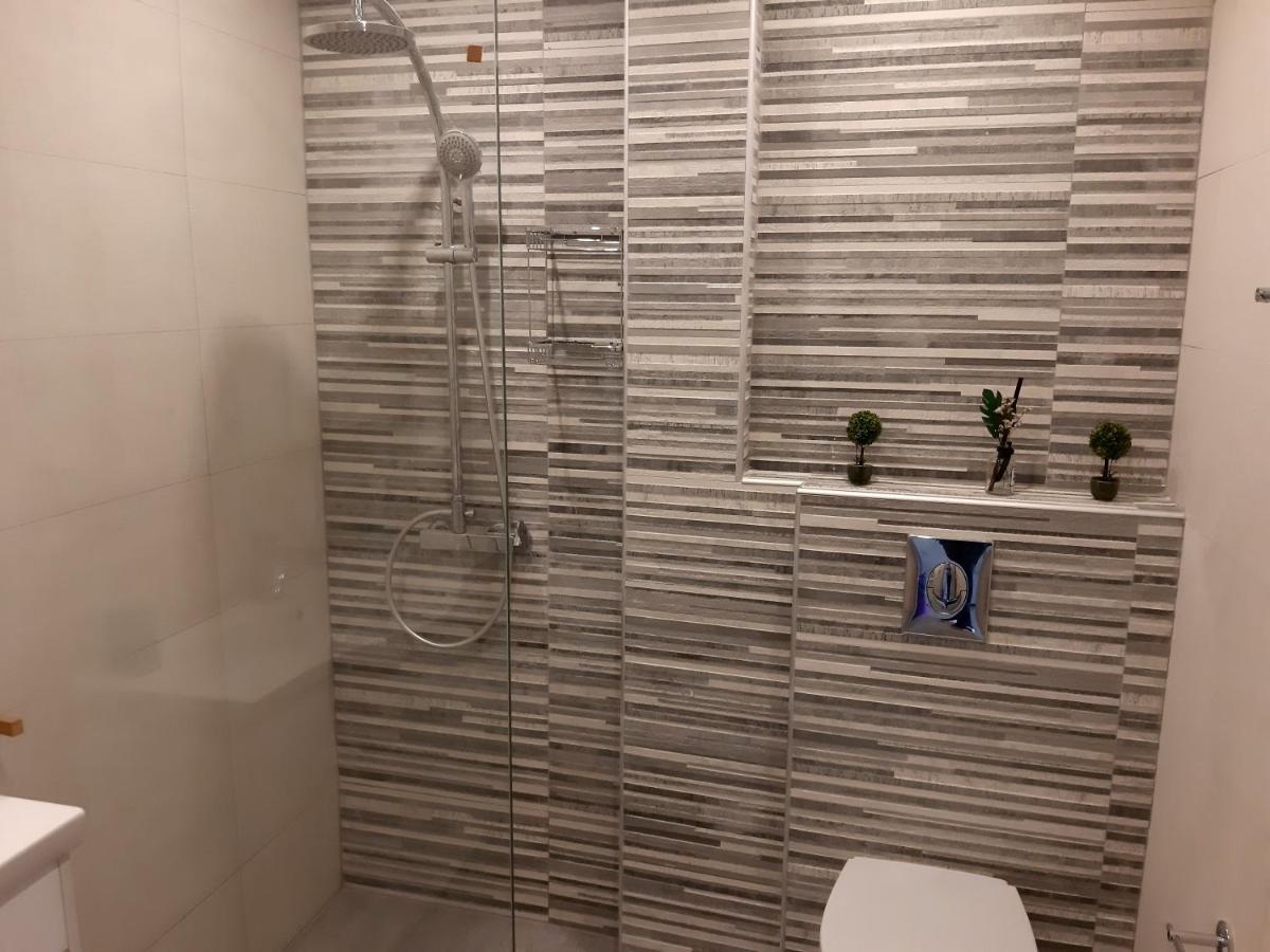 Central Apartment Near The Beach With Huge Private Terrace ルートラキ エクステリア 写真