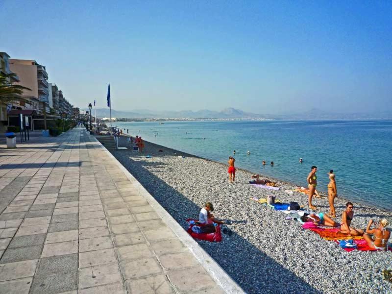 Central Apartment Near The Beach With Huge Private Terrace ルートラキ エクステリア 写真