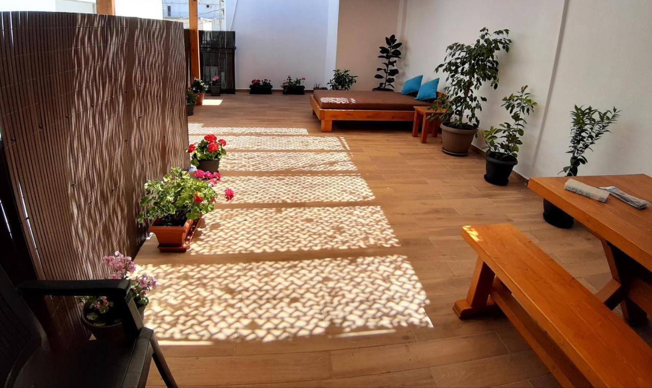 Central Apartment Near The Beach With Huge Private Terrace ルートラキ エクステリア 写真