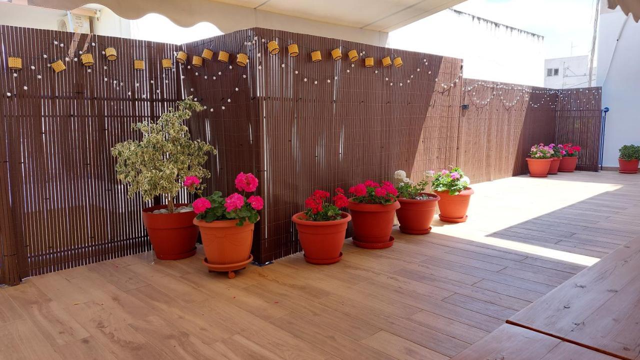 Central Apartment Near The Beach With Huge Private Terrace ルートラキ エクステリア 写真